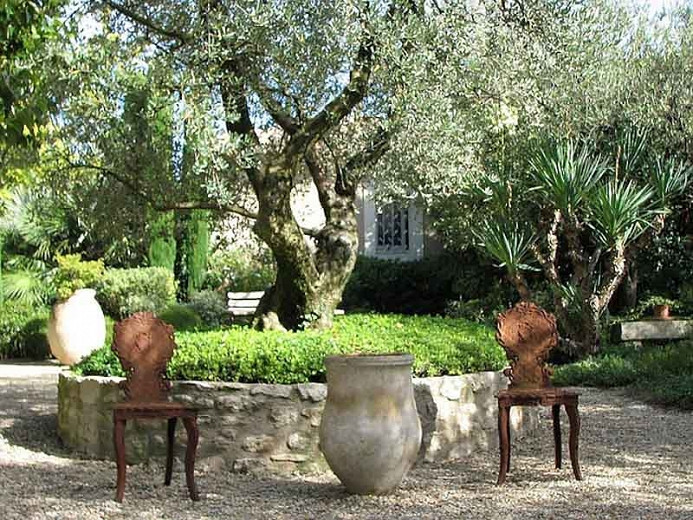 De slaapkamer schoonmaken kroeg kussen Tips to Create a Provence Garden