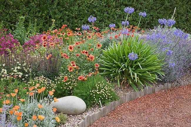 A Pretty Mediterranean Border Idea A Pretty Mediterranean Border Idea