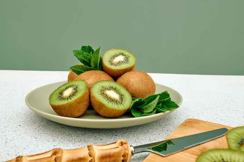 Kiwi, Kiwi Benefits, Kiwi Fruit, Kiwi Calories, Kiwi Nutrition, Kiwi vine, Actinidia deliciosa