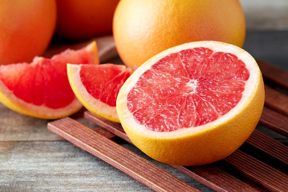 Grapefruit (Citrus × paradisi): Health Benefits, Uses, Growing Tips