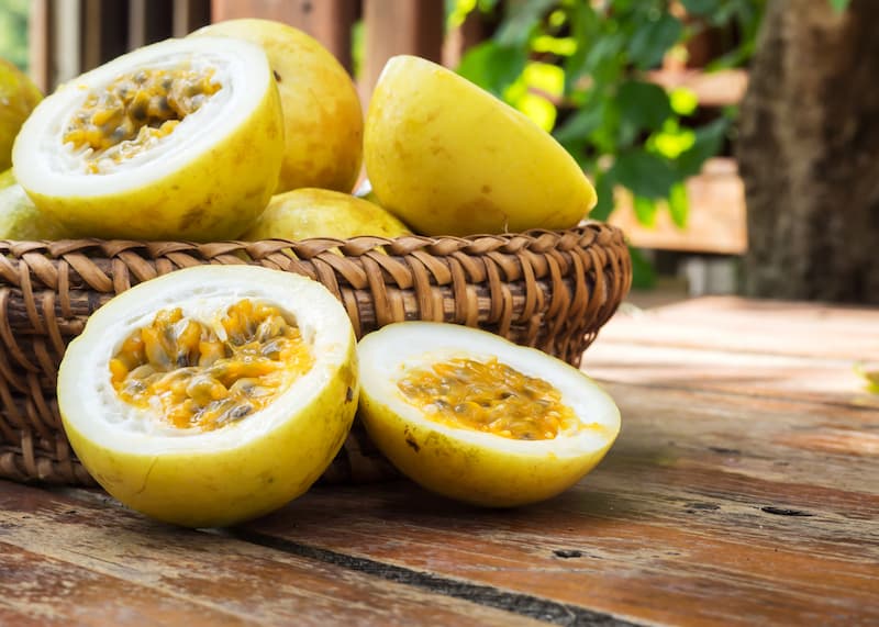 Yellow Passion Fruit, Yellow Passionfruit, Yellow Passion Flower, Yellow Passionflower, Passion Fruit, Passiflora edulis flavicarpa