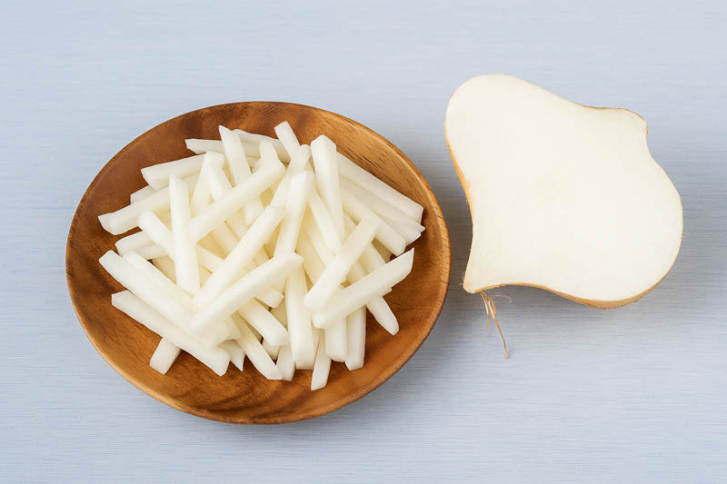 Jicama, Yam bean, Mexican turnip, Mexican potato, Chinese turnip, Saa got, Bang kuang, Sengkuang, Chop suey bean, Singkamas, Mexican yam, Jicama de agua, Jicama de leche, Pachyrhizus erosus