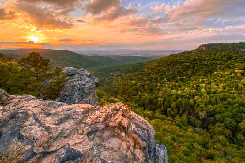 A scenic shot of Hawksbill Crag(Whitaker Point) in Newton County, Arkansas at pinky sunset