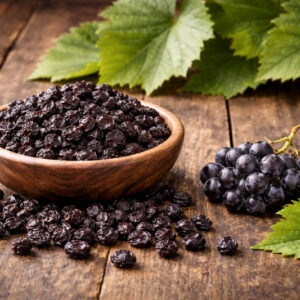 Fresh and dried black Corinth grapes